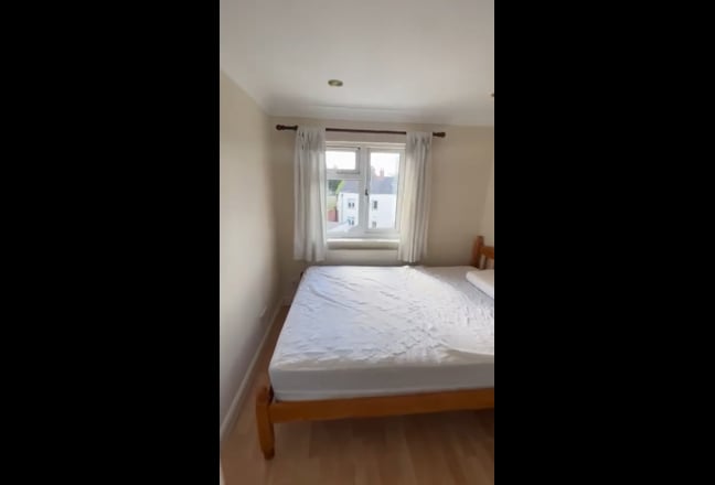 Nice small single room with all bill inclusive Main Photo