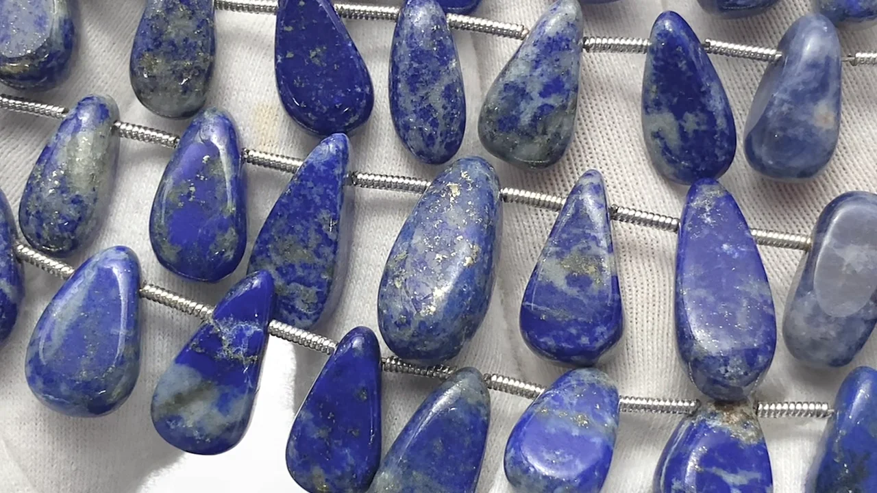 動画】ラピスラズリAA++ ペアシェイプ(プレーン) 半連/1連(約37cm