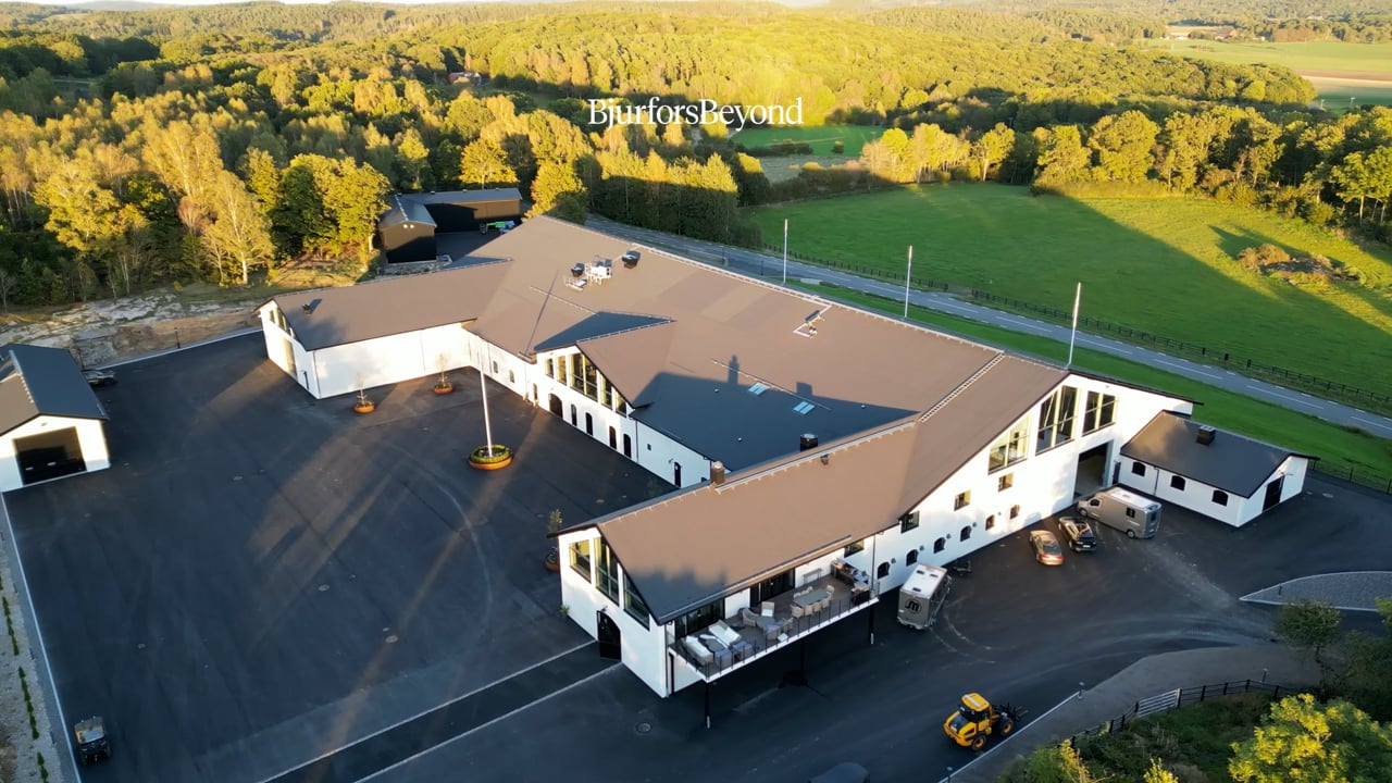 Gård med jordbruk på Valinge by 53 Varbergs kommun - video