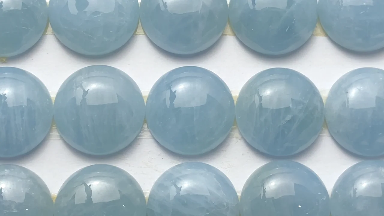 ナミビア産アクアマリン AA++ ラウンド カボション16×16mm 1個