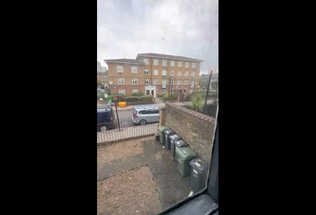 Delightful Two Bed Two Bath Flat Close To Tube Main Photo