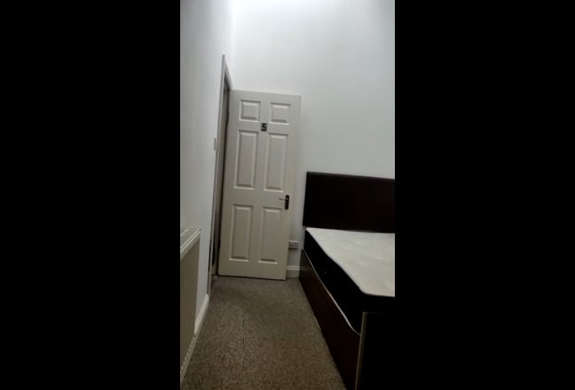 Spacious Double Room in Liverpool City Centre Main Photo