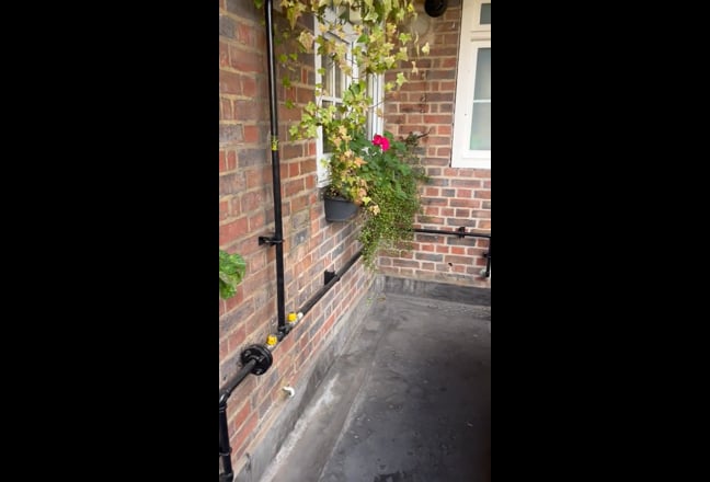 Bright & Comfortable Double Room in Battersea  Main Photo