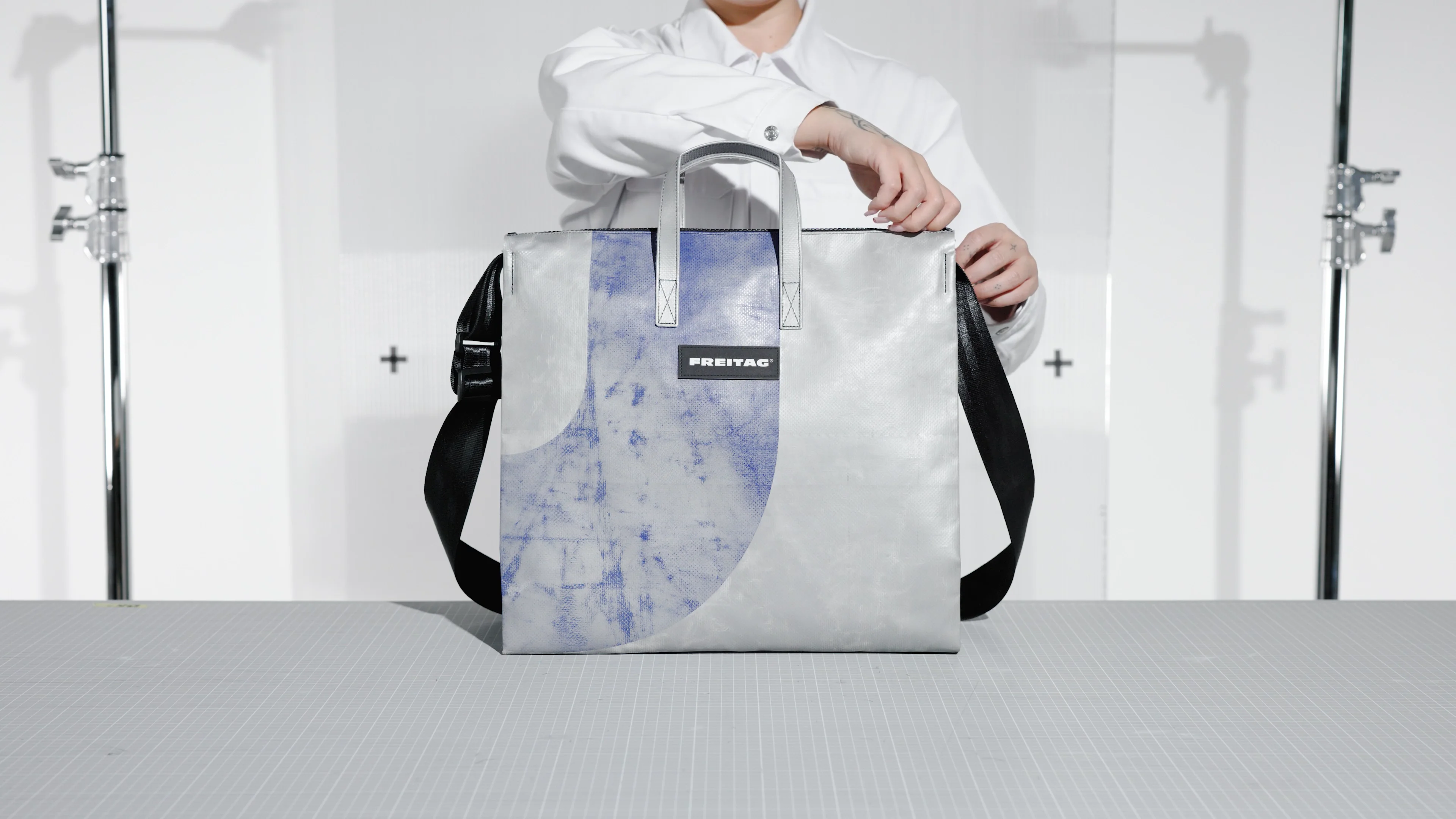 フライターグ F275 TILDA FREITAG - F275 TILDA on Vimeo