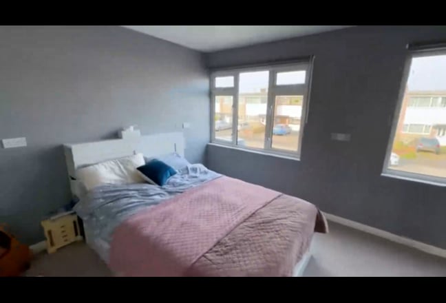 Double Room For Women – Fully Refurbish Main Photo