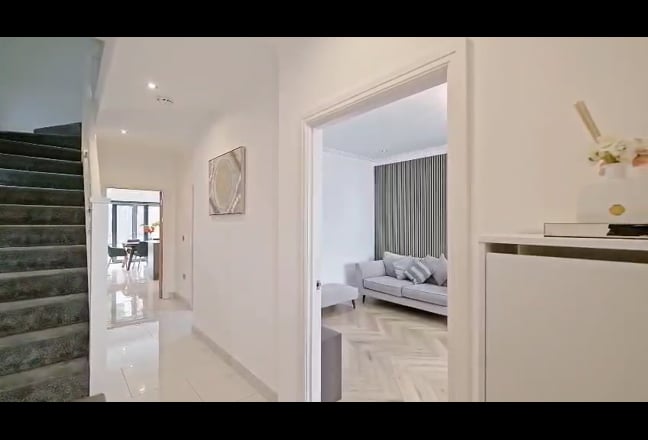 4-bed Luxury House in Wanstead Main Photo