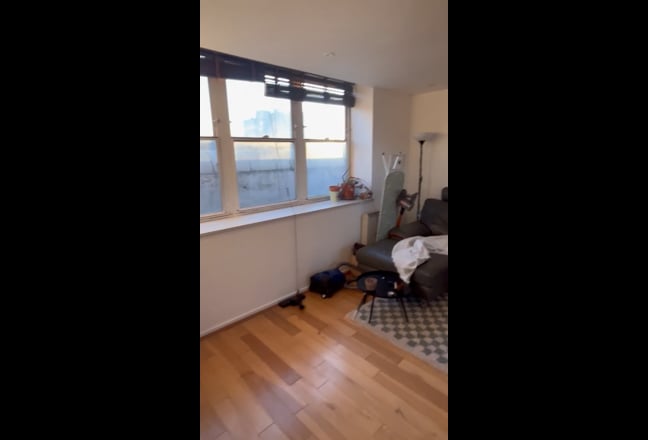 Lovely Limehouse flat Main Photo