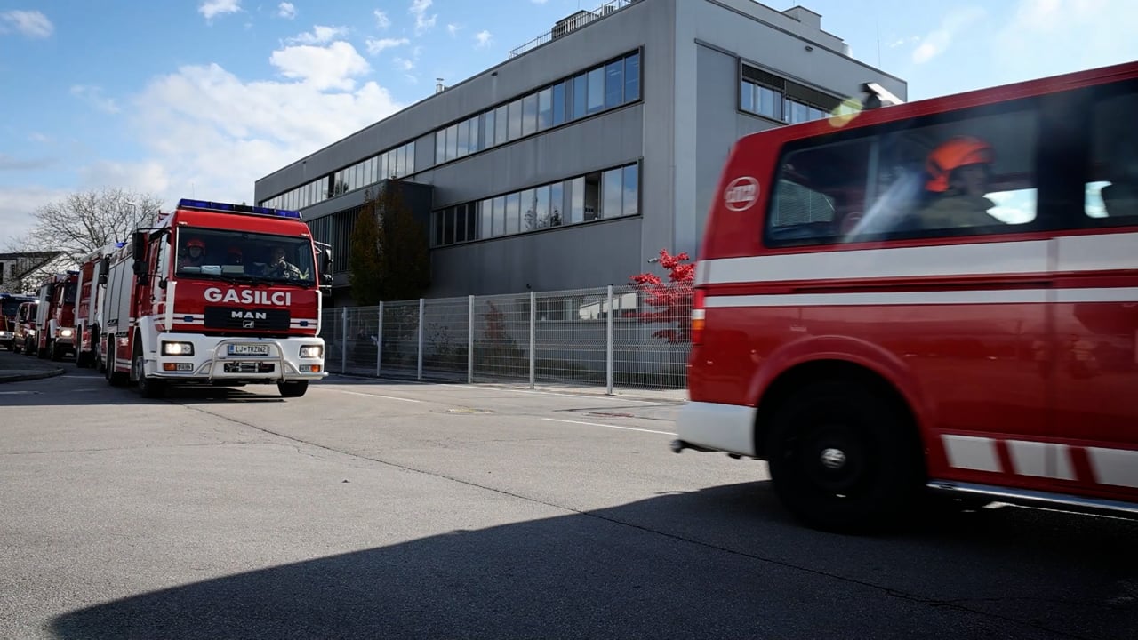 Dramatično v Heliosu: na teren okoli 200 gasilcev in reševalnih ekip, kaj smo uspeli izvedeti?