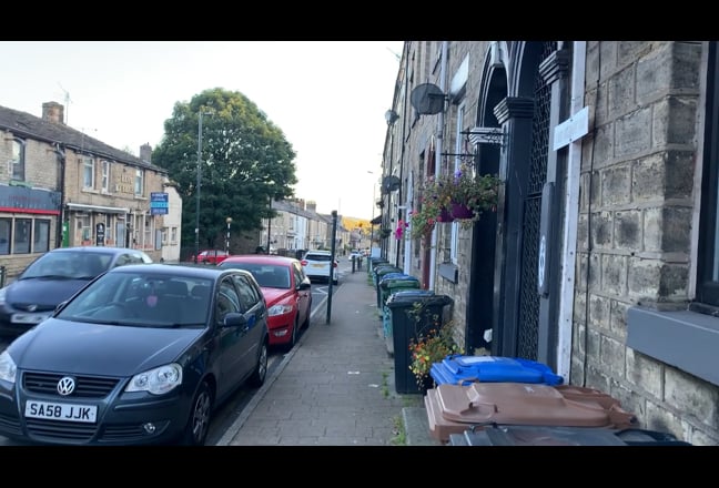 Available - Stylish Double Bedrooms in Mossley Main Photo