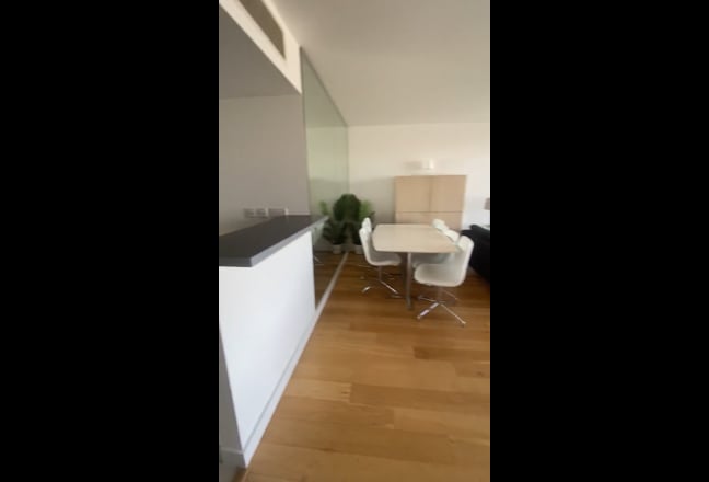Stunning river views apartment In Wandsworth Main Photo