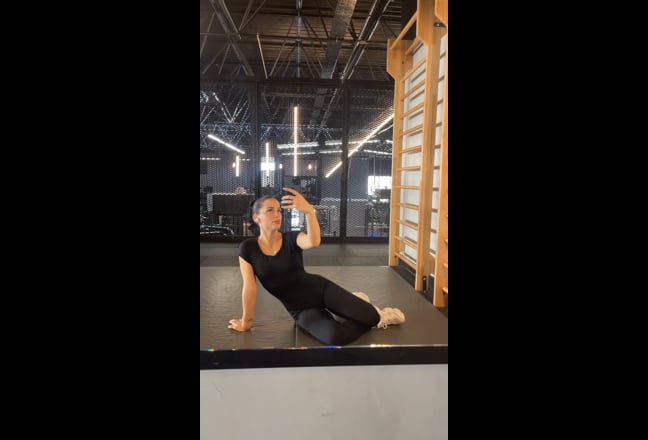 Please contact me on whats app Main Photo