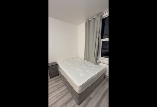 Studio Flat in prime location  Main Photo