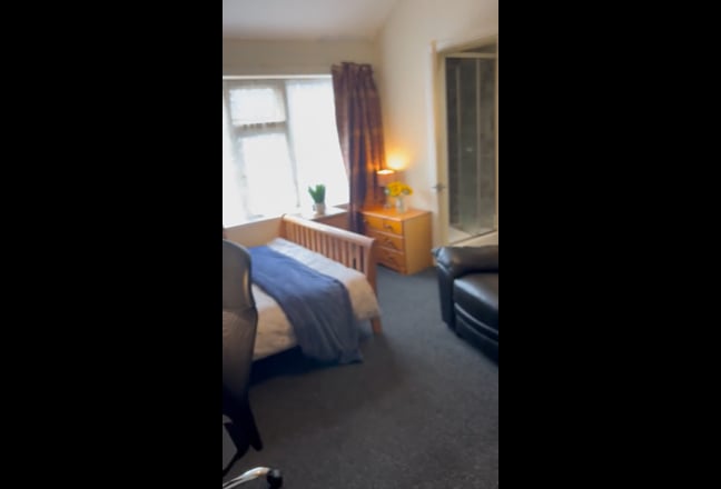 Lovely Double en suite rooms in Hanley Main Photo