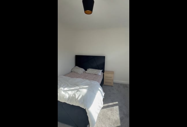 Double Room / Ensuite Room in Media City  Main Photo