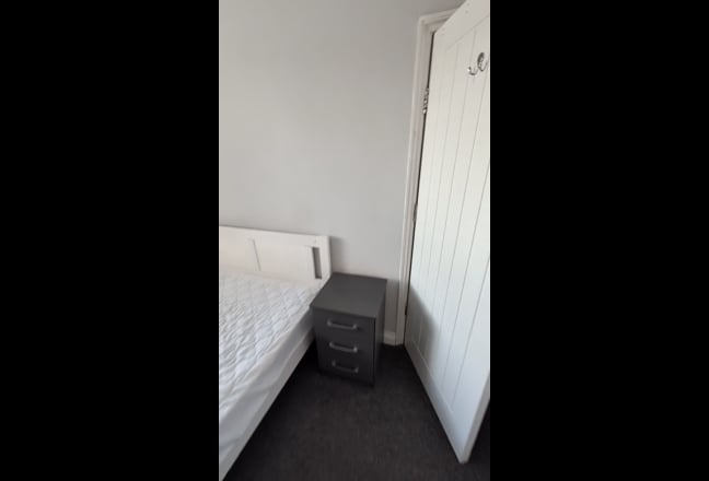 Double Bedroom in Filton Main Photo