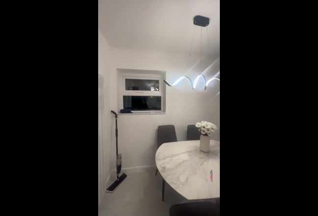 Double room-single occupants-bills included Main Photo