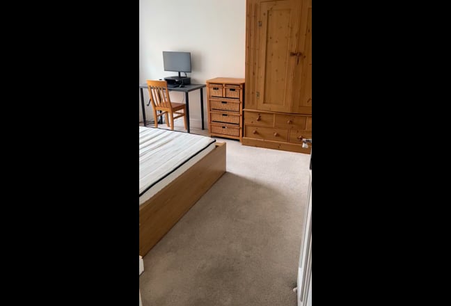 Large double room - West Ealing private bathroom Main Photo