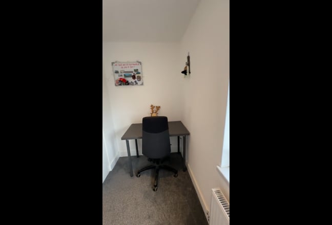 Spacious Double Room in a Modern House Share Main Photo