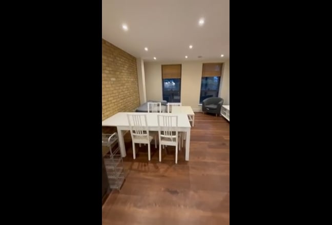 Double Room -5 mins walk to  Main Photo