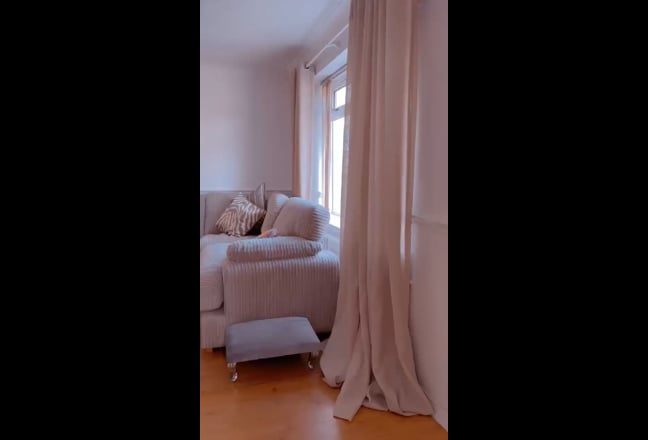 Lovely house with extra room to rent Main Photo