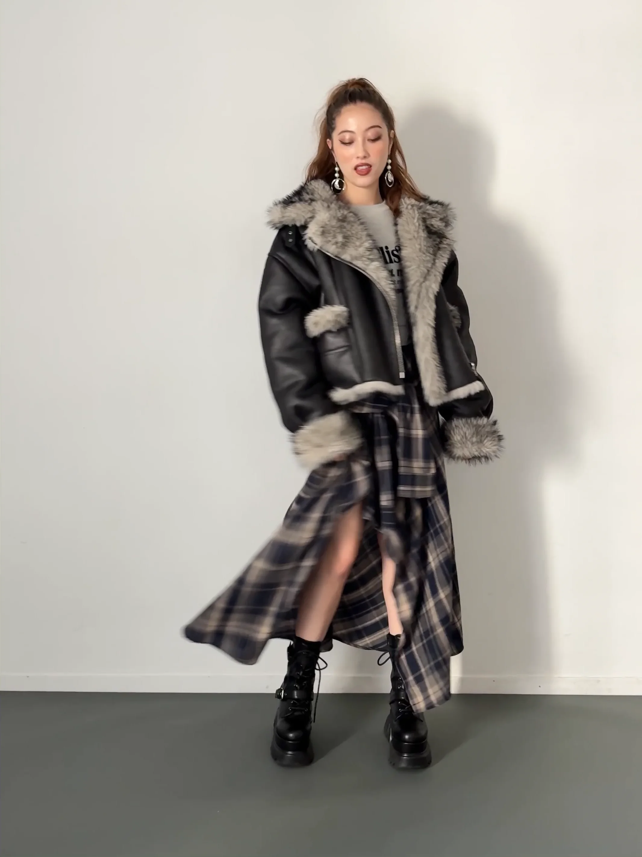 SNSでバズり中】リバーシブルフェイクファーブルゾン｜エヴリス（EVRIS