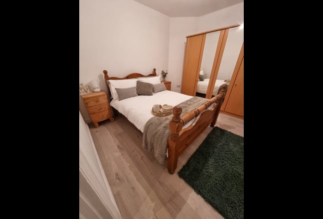 Fully furnished double room(Bills & WiFi Included) Main Photo