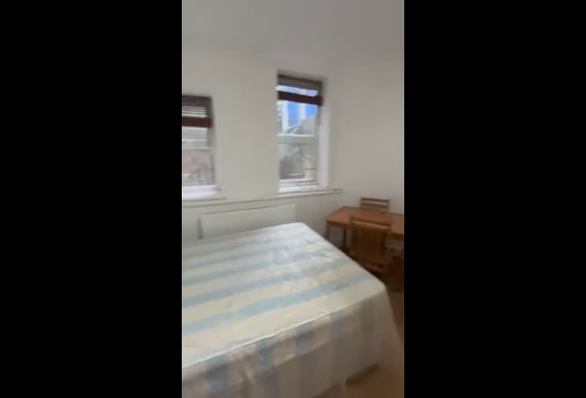 En-Suite Double Bed in Renovated Flat Main Photo