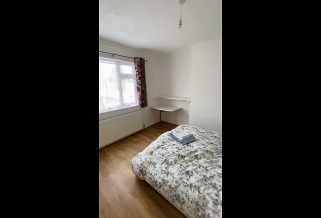 2 furnished rooms available-Ng8 1QB(bills included Main Photo