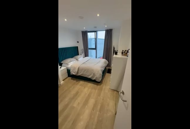 Double room with ensuite bathroom £825 Main Photo