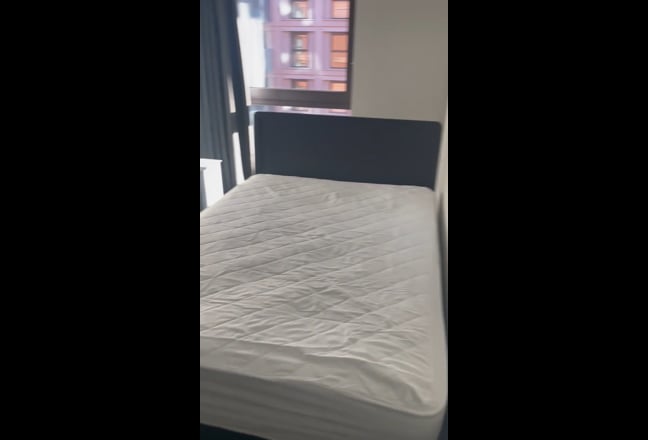 Spacious Room with Private Bath in Wembley Park Main Photo