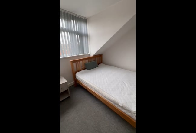 Double bedroom with an en suite  Main Photo