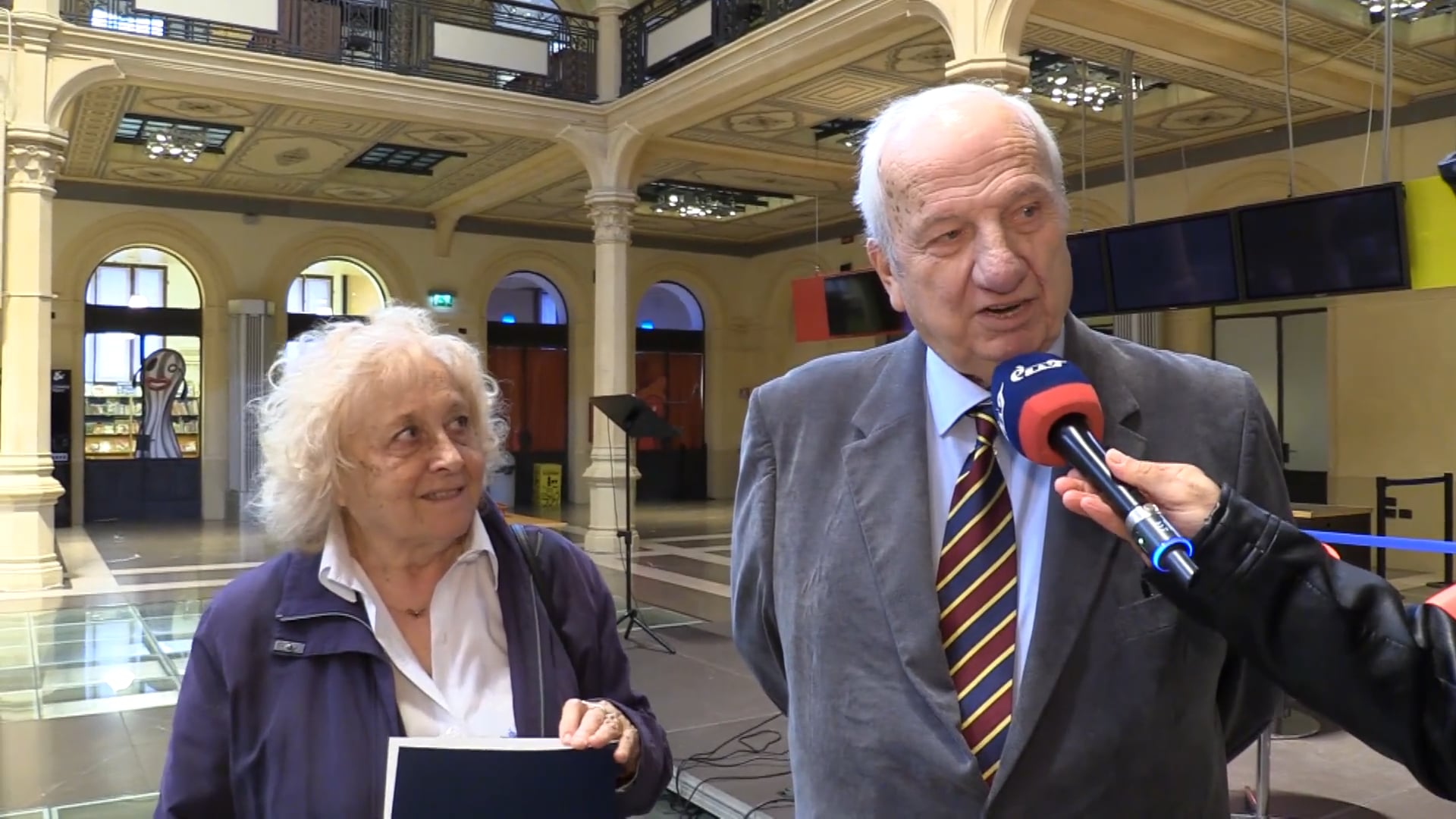 Pergamena ricordo per le coppie che hanno festeggiato i 50, 60 e 70 anni di matrimonio