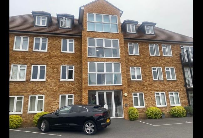 1 Bed Penthouse Flat in Golden Triangle Main Photo
