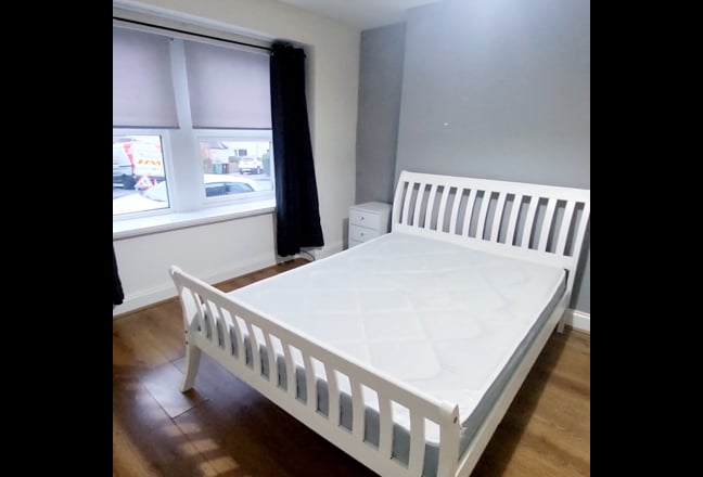 Double Furnished Room Rawdon Near Airport Main Photo