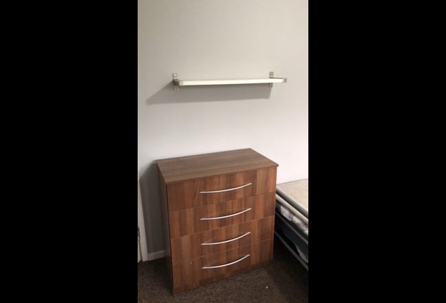 Great  Double  Bedroom   -  15  mins  to  Uni.  Main Photo