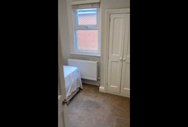 Double room in friendly Streatham flat with garden Main Photo