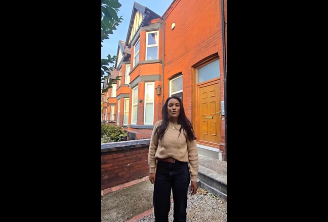 Video 1: Kitchen-Full fridge & Freezer, Separate washer and dryer, Range cooker with 2 ovens & grill, TV