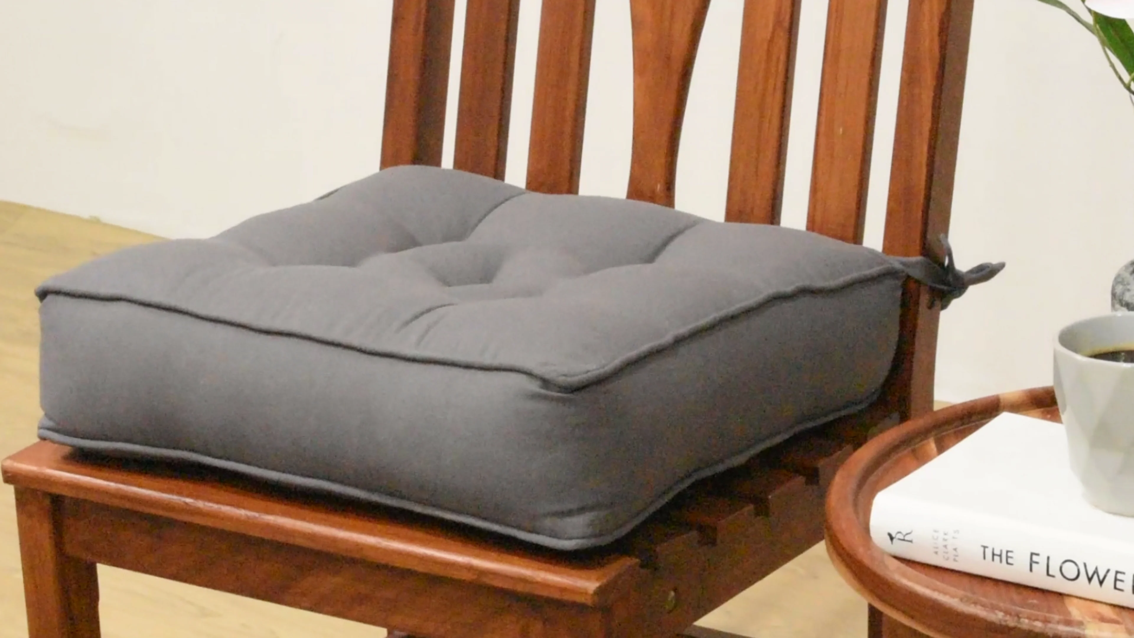 DG Catiee Coussin De Chaise Carré Épais Antidérapant 35x35x10 Cm Beige – Rehausseur Confort Maison Jardin Bureau DG Catiee Coussin De Chaise Carré Épais Antidérapant 35x35x10 Cm Beige – Rehausseur Confort Maison Jardin Bureau