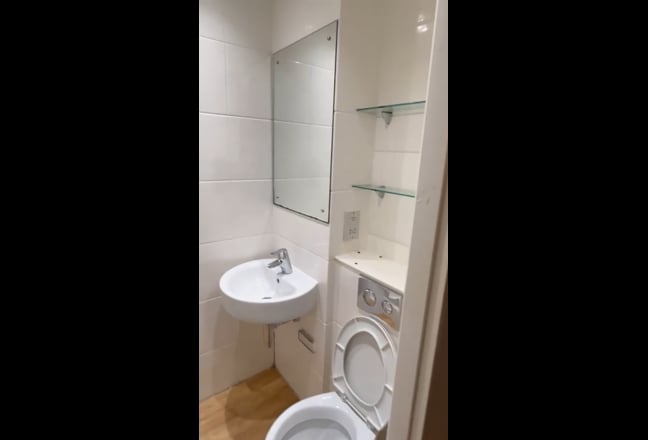 En-suite room available for Student Main Photo