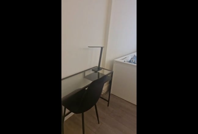 Spacious & Furnished Double w/Garden (Bills Inc) Main Photo