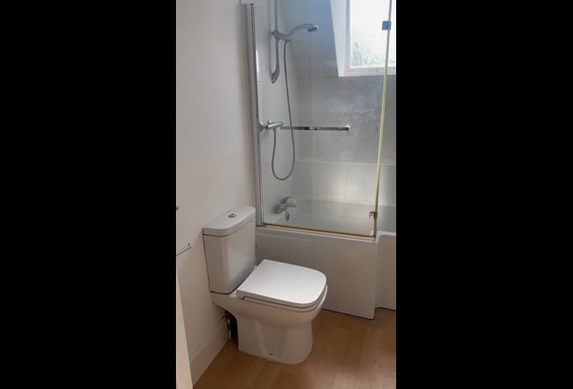 🏡Large Double Rooms• Bills Inc• With Food• LE2 Main Photo