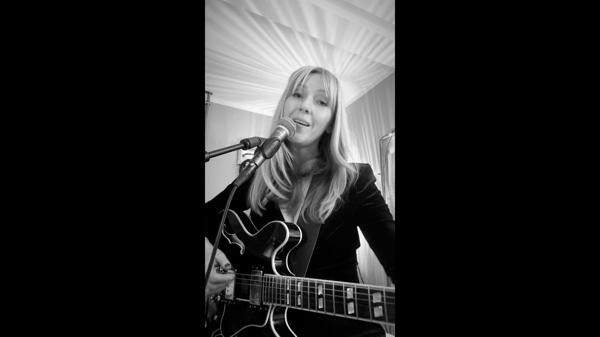 JOSCHEBA // Have yourself a merry little Christmas