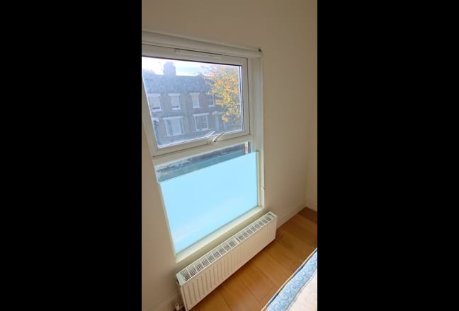 Beautiful split level 1 bed flat in quiet location Main Photo