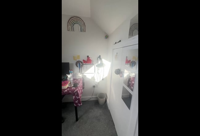 Double bedroom in a recently renovated house. Main Photo