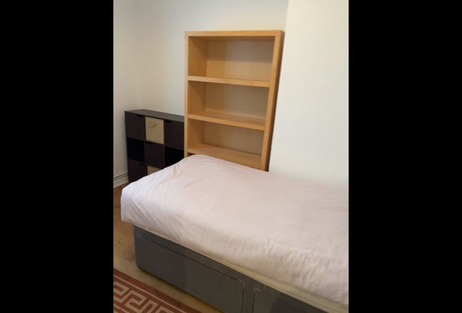 Single room in calm refurbished flat.  Main Photo