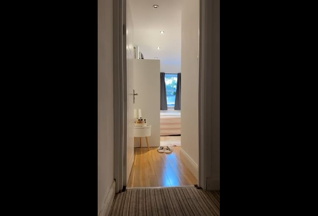 Amazing EN-SUITE Room available  Main Photo