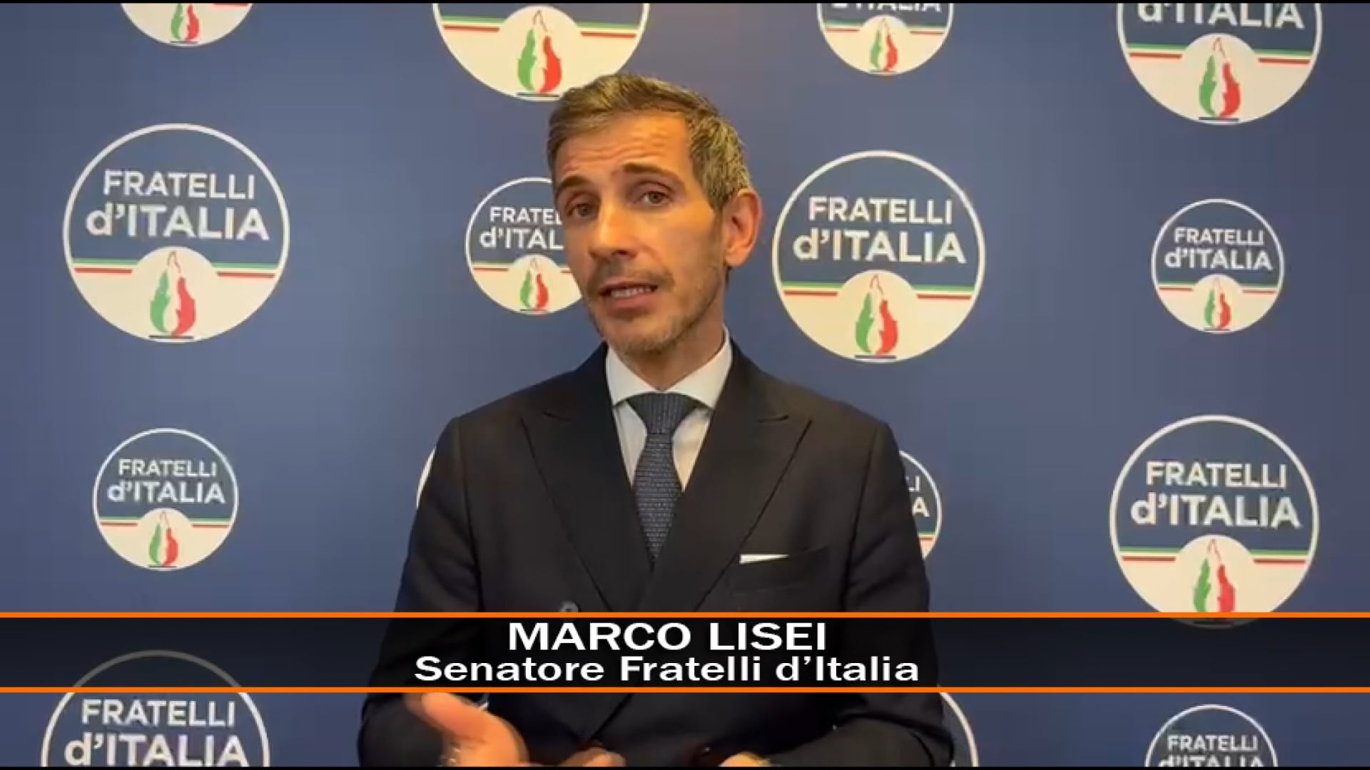 Liceo Minghetti, presidio e striscioni: contestato il senatore di Fratelli d’Italia Marco Lisei