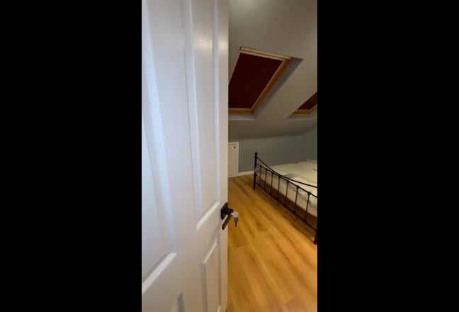 New Modern Furnished 1 Bed Studio Loft in House  Main Photo