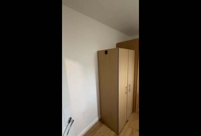 Spacious double room available  Main Photo