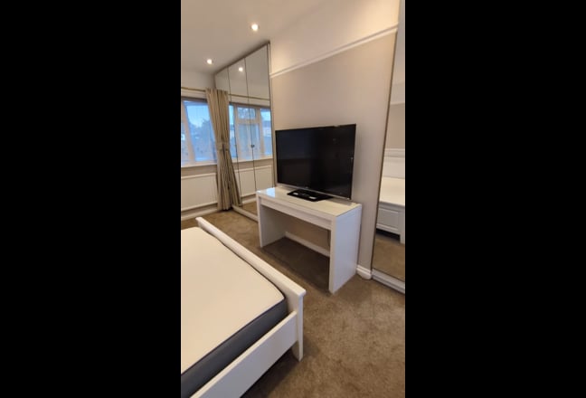 Huge luxury room in Harrow - includes ALL BILLS Main Photo